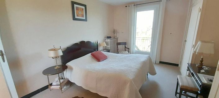 Image No.8-7 Bed House for sale