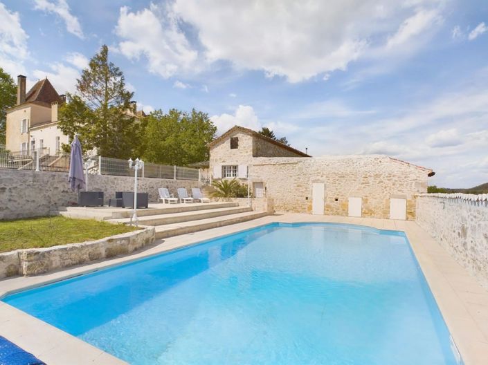 Image No.1-15 Bed House for sale