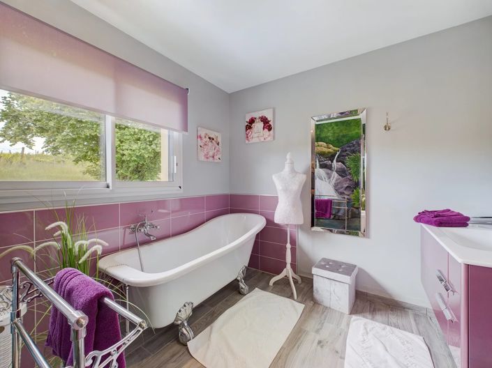 Image No.10-3 Bed House for sale