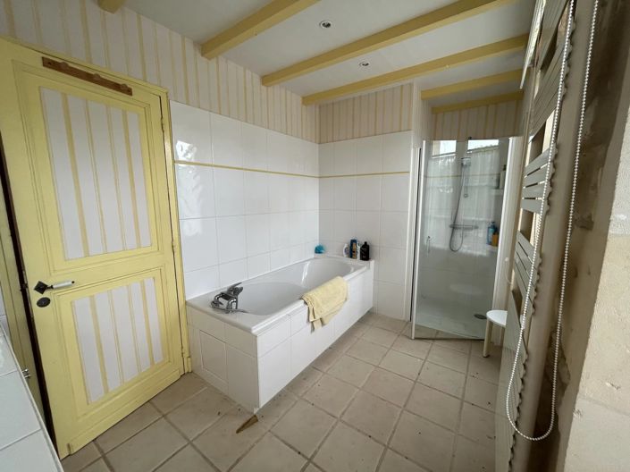 Image No.9-5 Bed House for sale