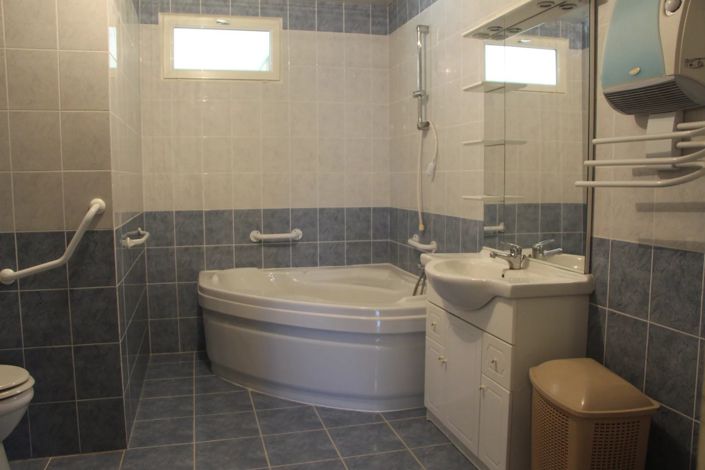 Image No.7-4 Bed House for sale