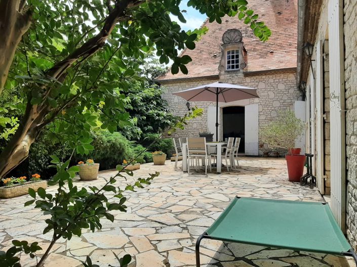 Image No.1-4 Bed House for sale