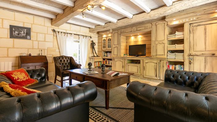 Image No.11-10 Bed House for sale