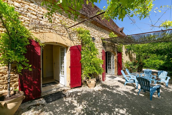 Image No.14-10 Bed House for sale