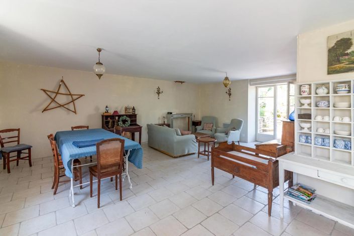 Image No.8-4 Bed House for sale