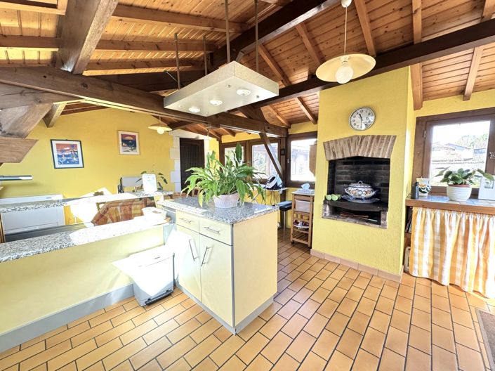 Image No.8-4 Bed House for sale