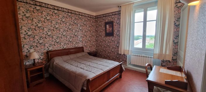 Image No.10-11 Bed House for sale