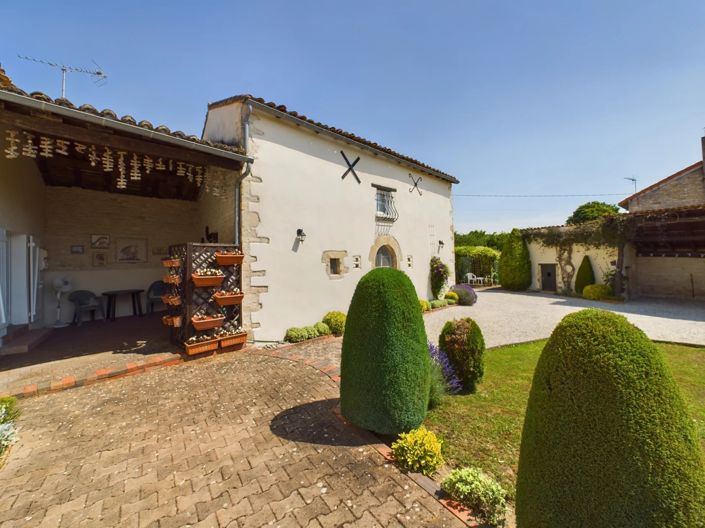 Image No.2-4 Bed Village House for sale