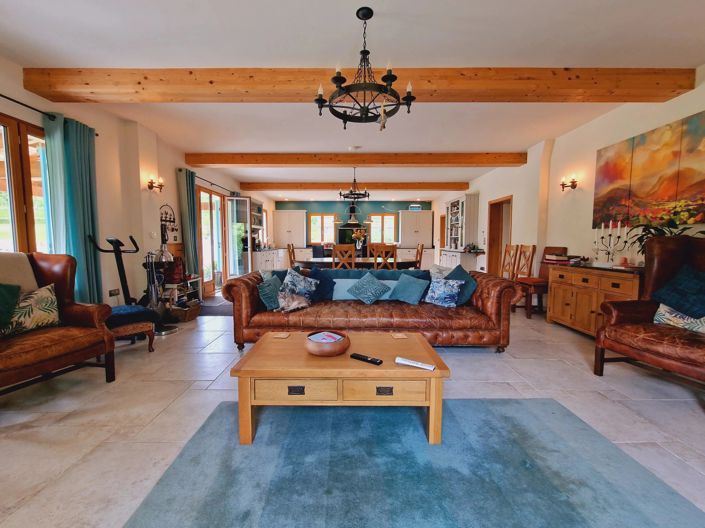 Image No.3-5 Bed House for sale