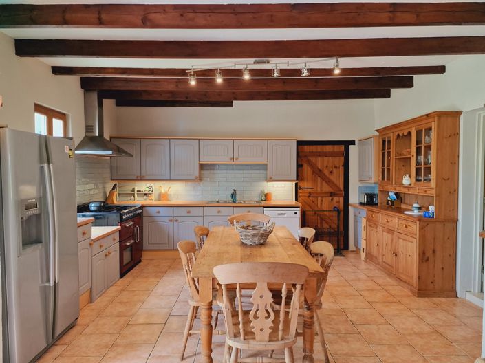 Image No.7-5 Bed House for sale