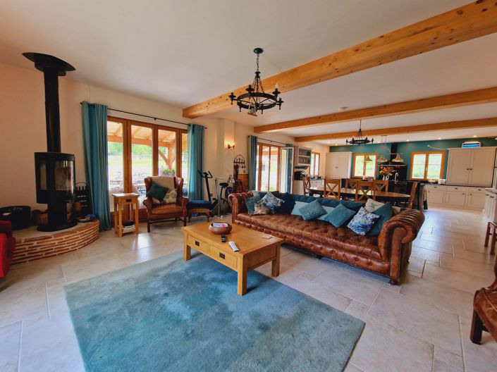 Image No.8-5 Bed House for sale