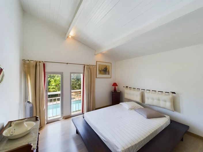 Image No.11-8 Bed Village House for sale