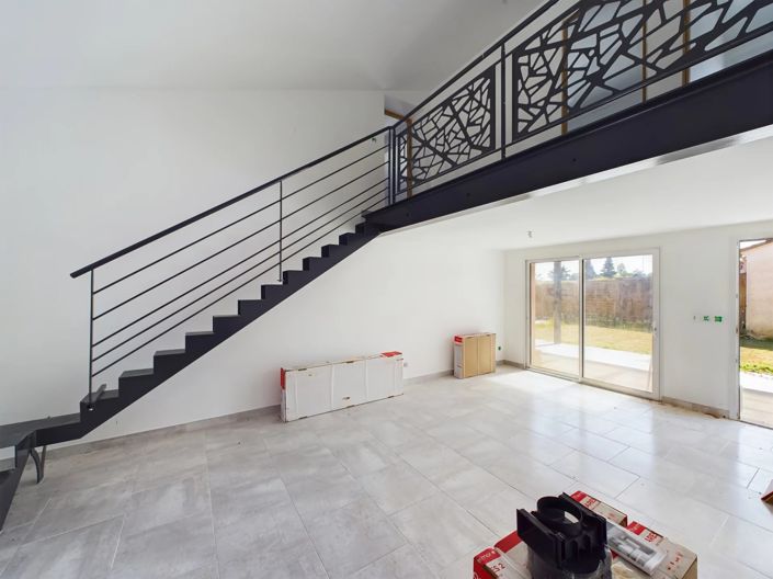 Image No.13-8 Bed Village House for sale