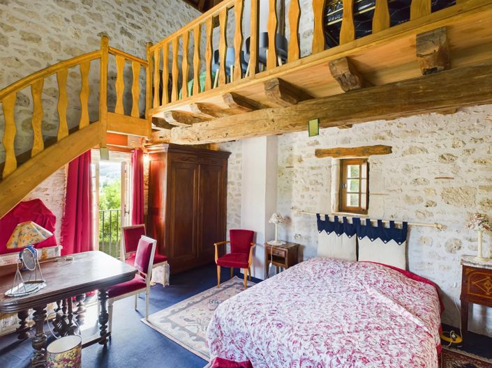 Image No.7-5 Bed House for sale