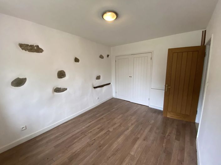 Image No.8-3 Bed Village House for sale