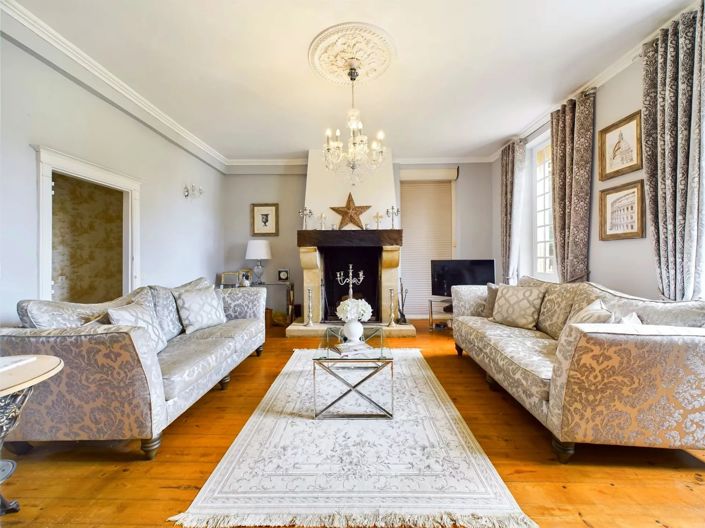 Image No.4-7 Bed House for sale