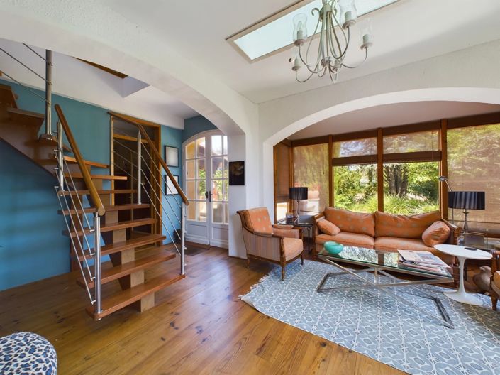 Image No.10-8 Bed House for sale