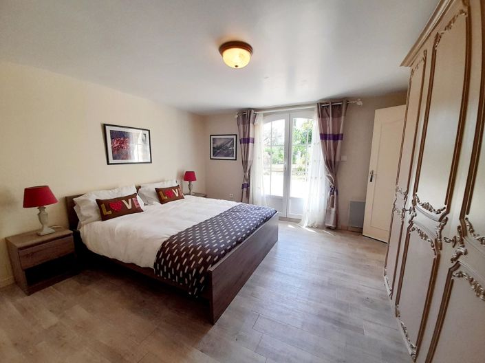 Image No.13-8 Bed House for sale