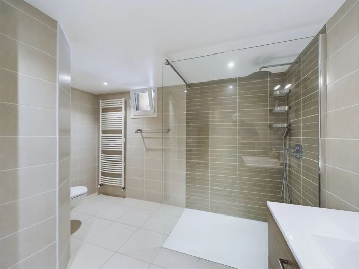 Image No.14-8 Bed House for sale