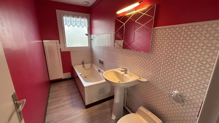 Image No.10-3 Bed House for sale