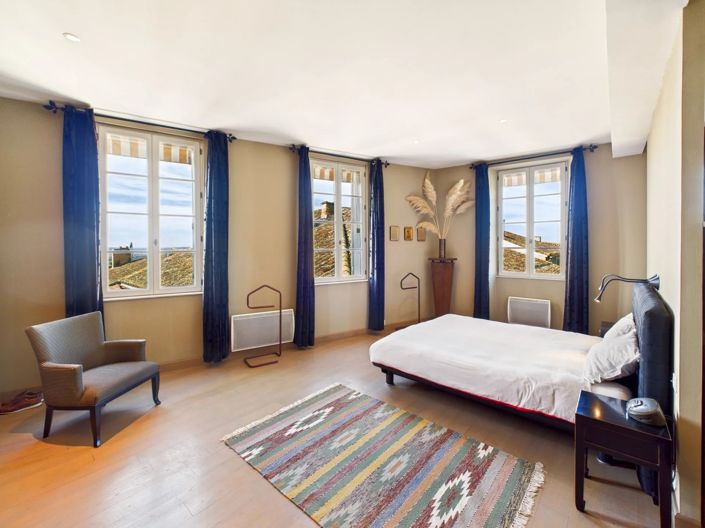 Image No.6-4 Bed Property for sale