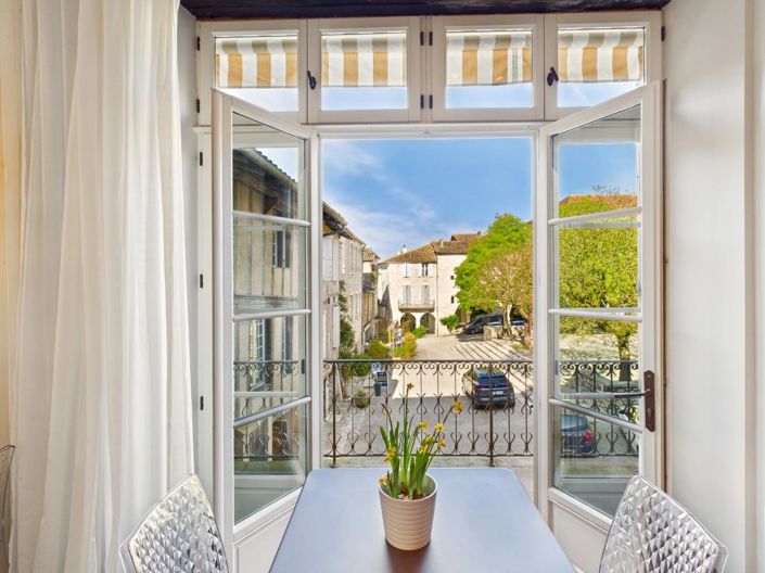 Image No.2-4 Bed Property for sale