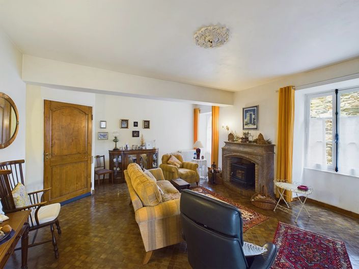 Image No.3-4 Bed House for sale