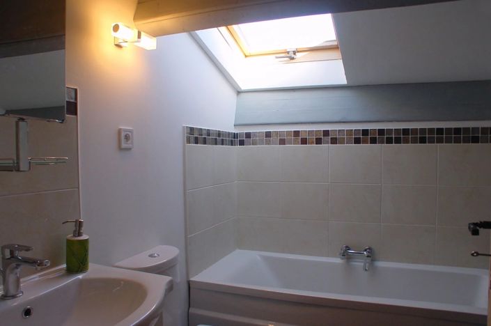 Image No.10-6 Bed House for sale