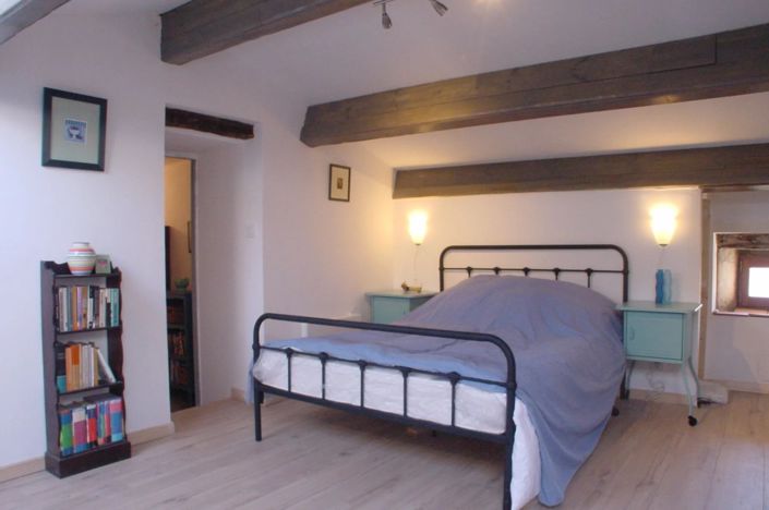 Image No.9-6 Bed House for sale