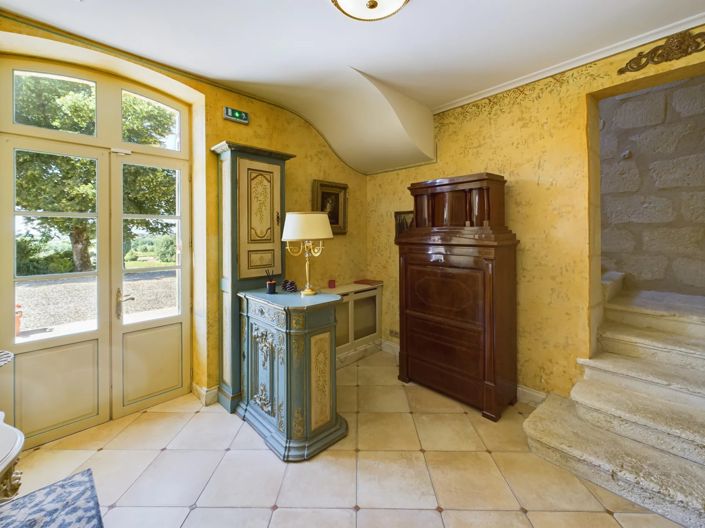 Image No.8-10 Bed House for sale