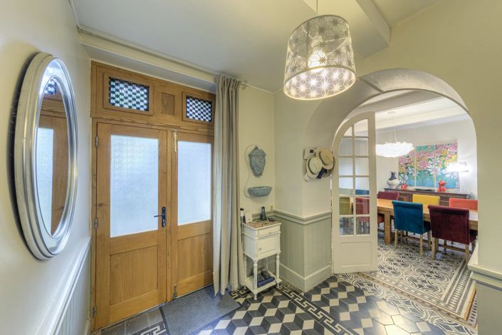 Image No.5-16 Bed House for sale