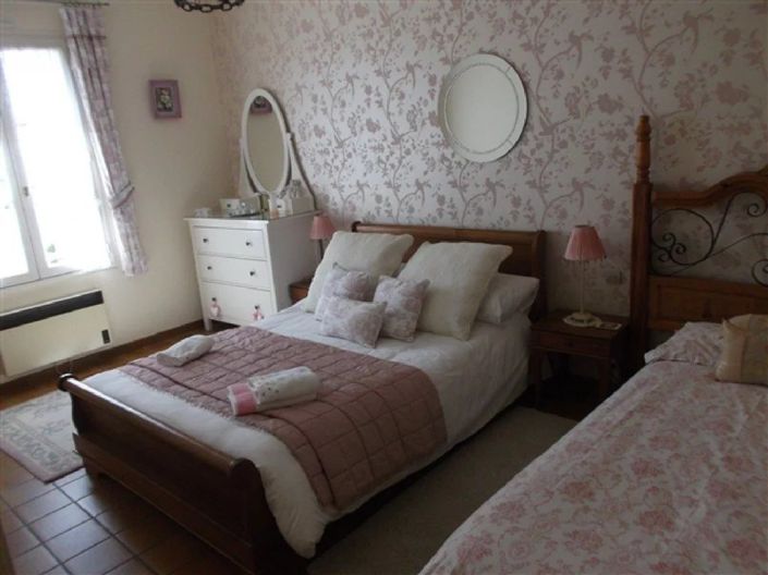 Image No.10-7 Bed House for sale