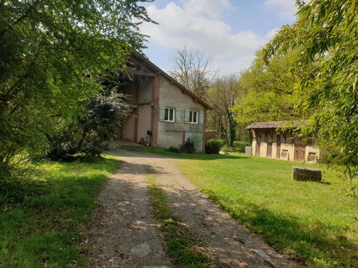 Image No.1-8 Bed House for sale