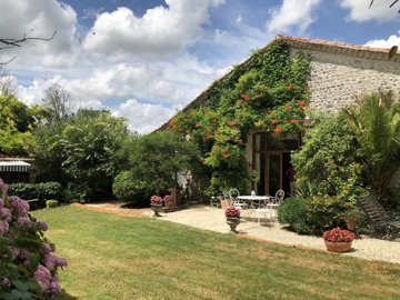 1 - Charente, House