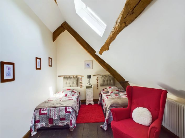 Image No.12-5 Bed House for sale