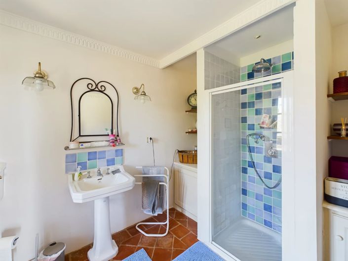 Image No.13-5 Bed House for sale