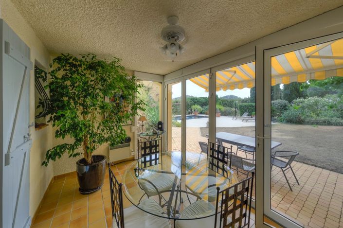 Image No.8-5 Bed House for sale