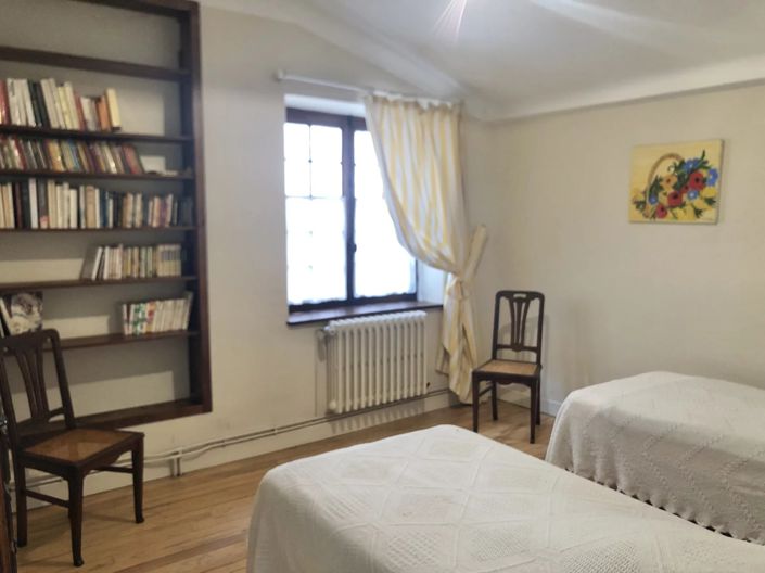 Image No.10-5 Bed House for sale