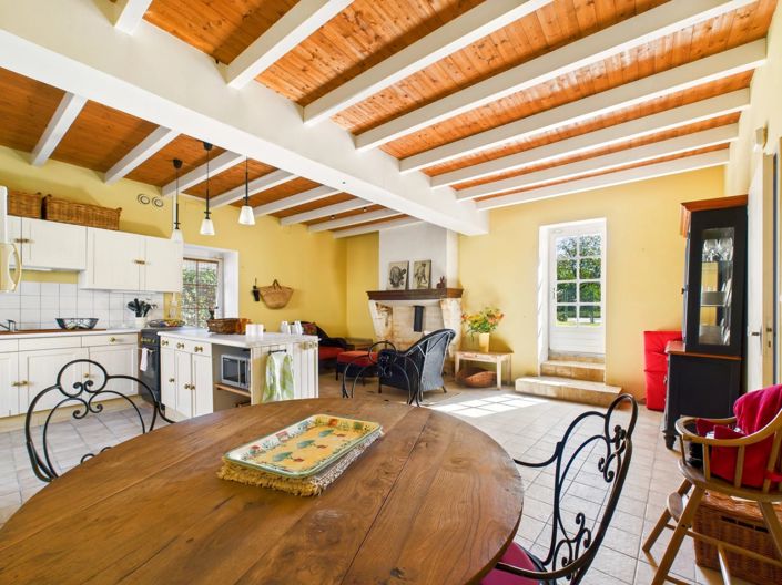 Image No.3-7 Bed Village House for sale