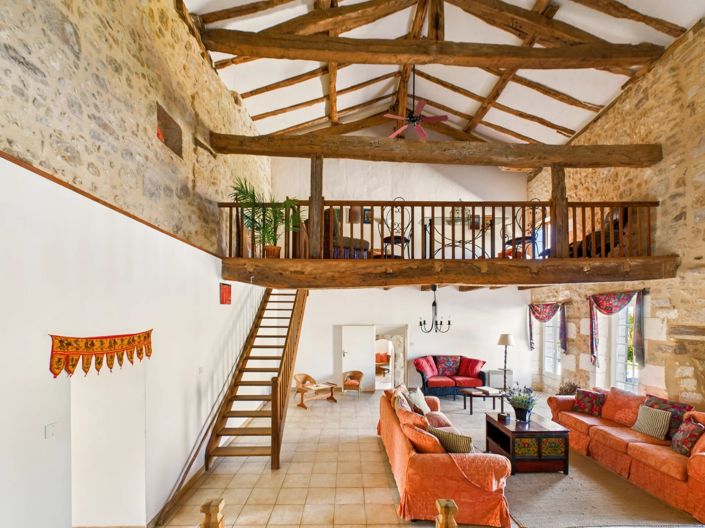 Image No.5-7 Bed Village House for sale