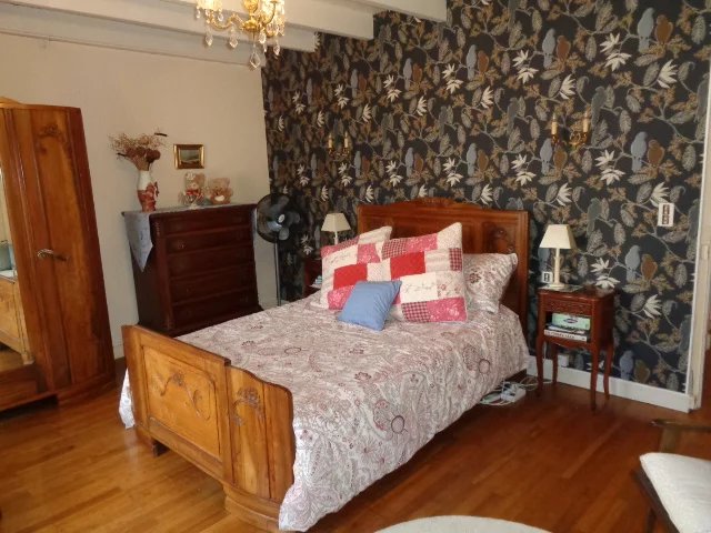 Image No.9-7 Bed House for sale