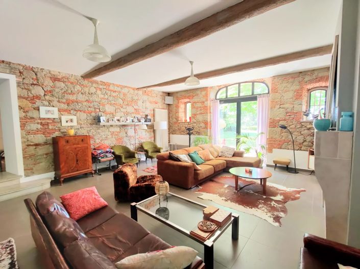 Image No.6-18 Bed House for sale