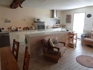 99304f6c4a552b3695b92e50eb3b115844792fa2f3640