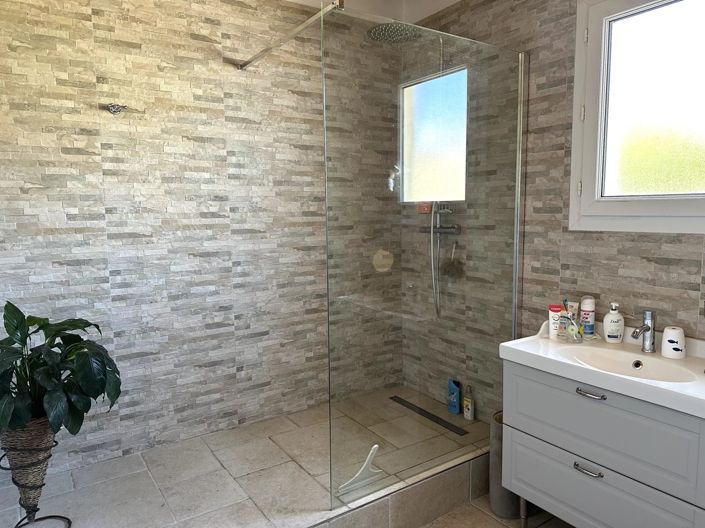 Image No.9-4 Bed House for sale