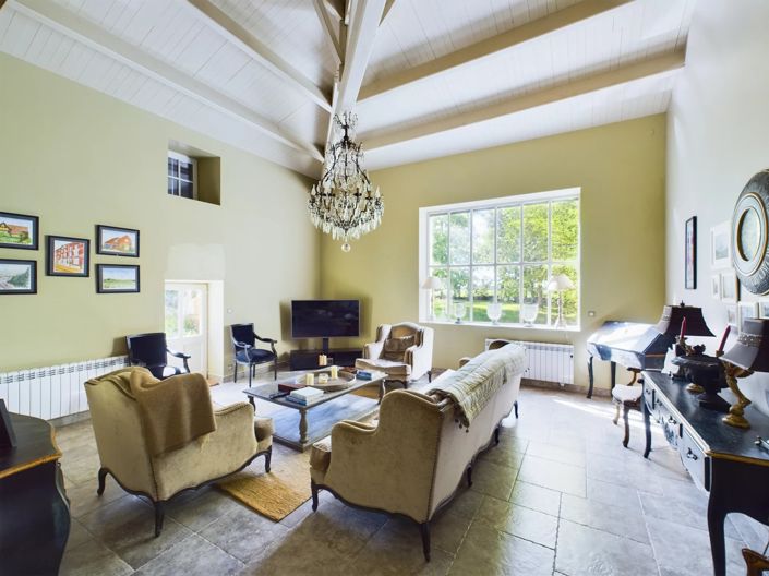 Image No.5-6 Bed House for sale