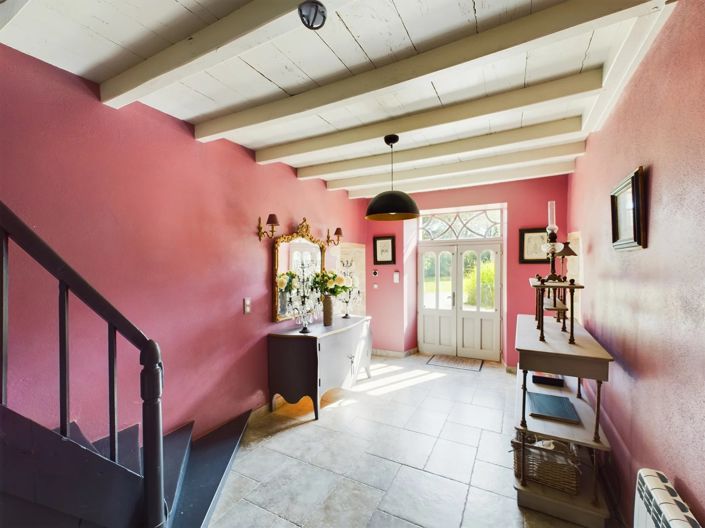 Image No.9-6 Bed House for sale