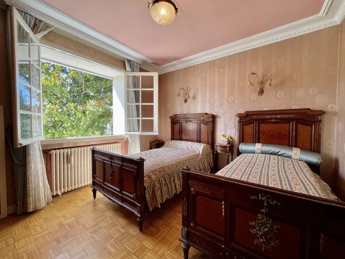 Image No.6-4 Bed House for sale