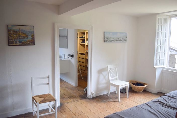 Image No.10-3 Bed House for sale