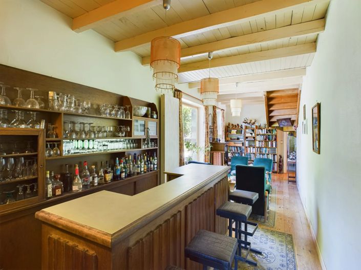 Image No.10-7 Bed House for sale