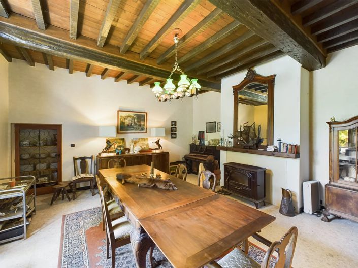 Image No.7-7 Bed House for sale